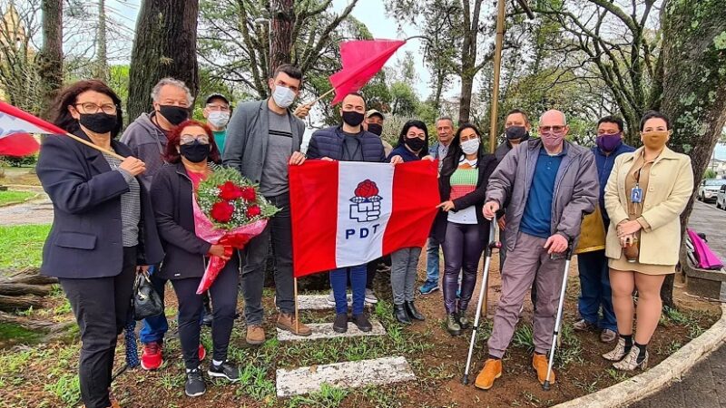 Trabalhistas homenageiam Getúlio Vargas em ritual que se repete há décadas