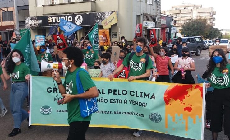 Uma célula da Marcha Global pelo Clima aconteceu na tarde desta sexta-feira em São Sepé
