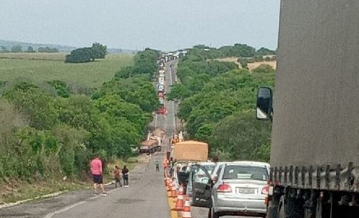 Acidente na BR-290 deixa Ponte do Bossoroca com trânsito lento na manhã desta terça-feira.