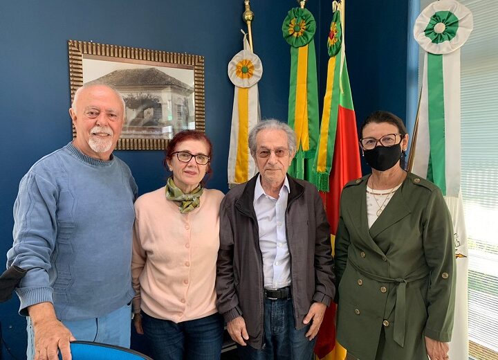 Câmara de Vereadores de São Sepé recebe visita do filósofo e pedagogo brasileiro Dermeval Saviani