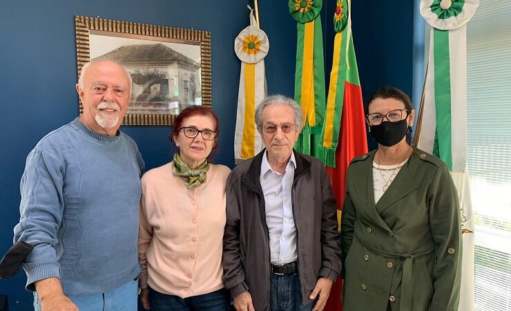 Câmara de Vereadores de São Sepé recebe visita do filósofo e pedagogo brasileiro Dermeval Saviani