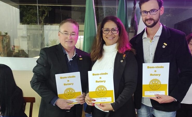 Rotary Club de São Sepé comemora 39 anos com entrada de três novos integrantes.