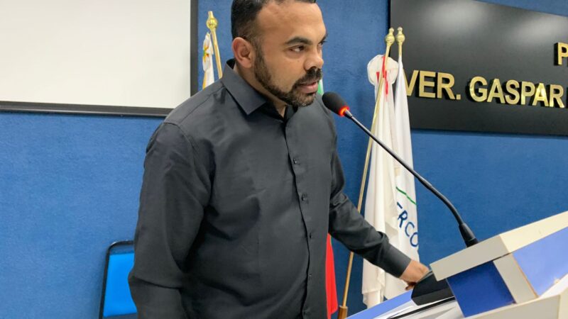Gabriel Vidal toma posse como vereador na Câmara de São Sepé
