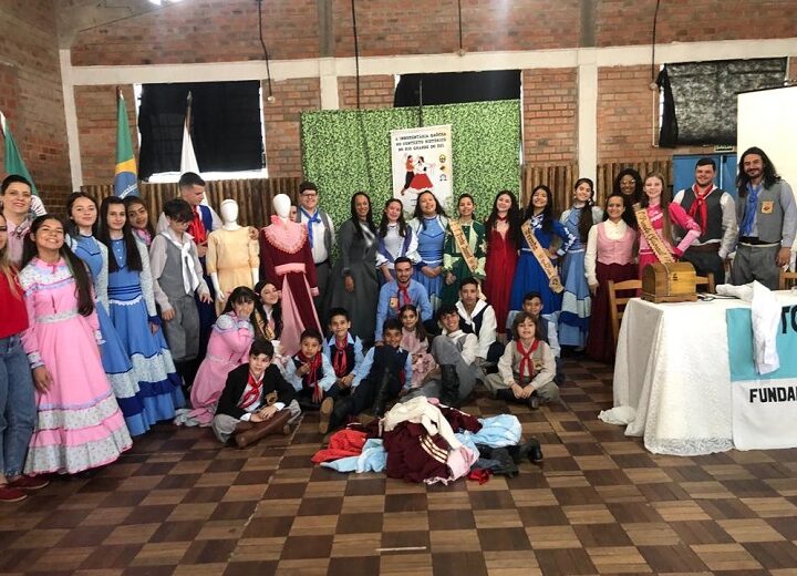 Vestuário tradicional do Rio Grande do Sul e tradição gaúcha são temas de evento no Ctg Ronda Crioula em São Sepé