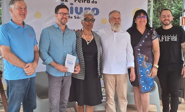 Feira do Livro de São Sepé teve abertura oficial em sua 32ª edição na manhã desta quarta-feira