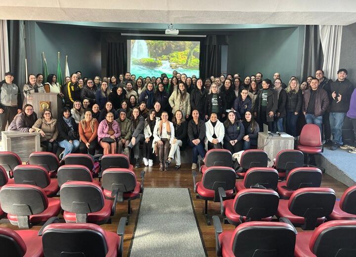 Semana da Enfermagem 2026 é aberta com homenagem e valorização aos profissionais da saúde
