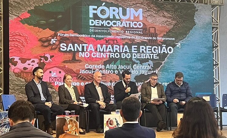 São Sepé participa de plenária sobre desenvolvimento regional e municipalismo em Santa Maria
