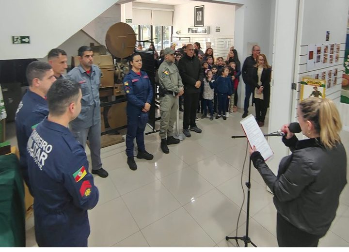 Centro Cultural Diolofau Brum recebe exposição de Carlos Manoel Rodrigues em homenagem ao Dia do Soldado