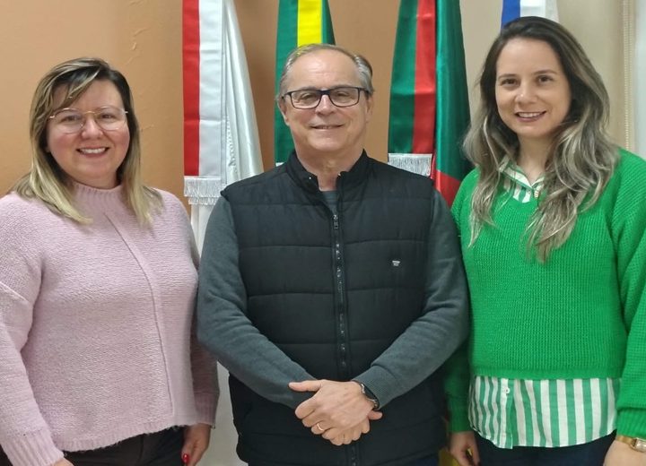 Prefeitura dá posse à nova secretária e secretária adjunta de Educação de São Sepé