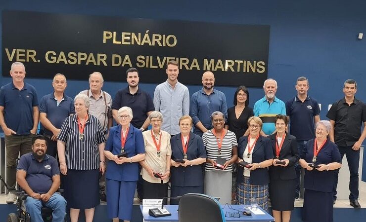 Irmãs da Congregação Notre Dame recebem Medalha Sepé Tiaraju