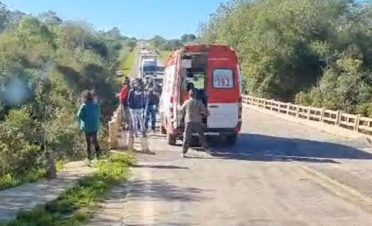 Dois feridos em colisão na BR-290, em Caçapava do Sul: equipes de resgate atuam na Vila Progresso