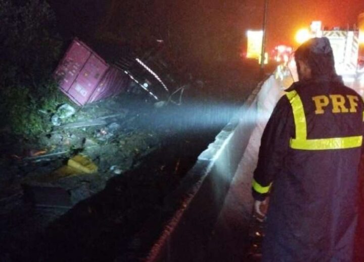 Tragédia na rodovia BR 376, no Paraná: acidente com van de atletas de Pelotas/RS deixa nove mortos