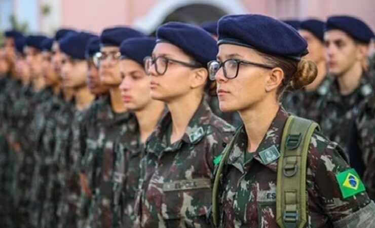 Início do alistamento militar feminino em Santa Maria/RS: um marco histórico nas Forças Armadas Brasileiras