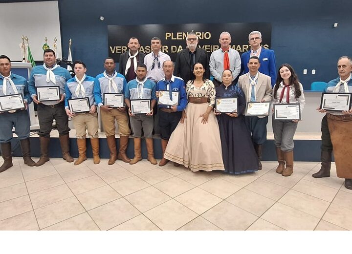 Câmara de Vereadores de São Sepé entrega homenagens a tradicionalistas sepeenses