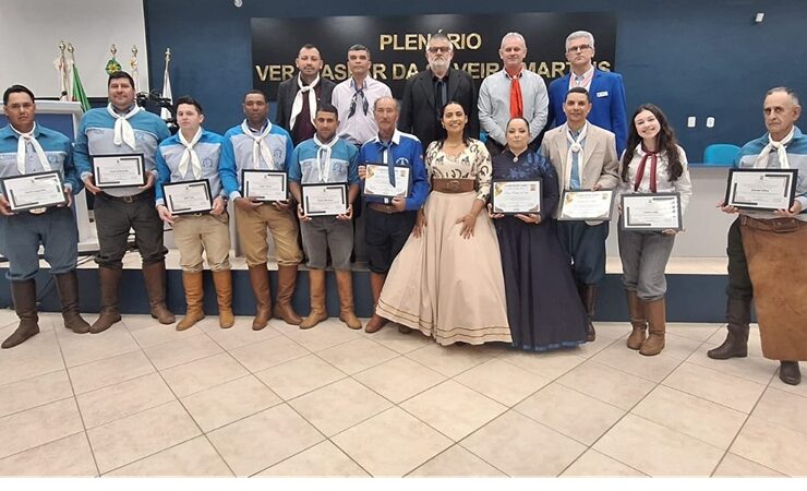 Câmara de Vereadores de São Sepé entrega homenagens a tradicionalistas sepeenses