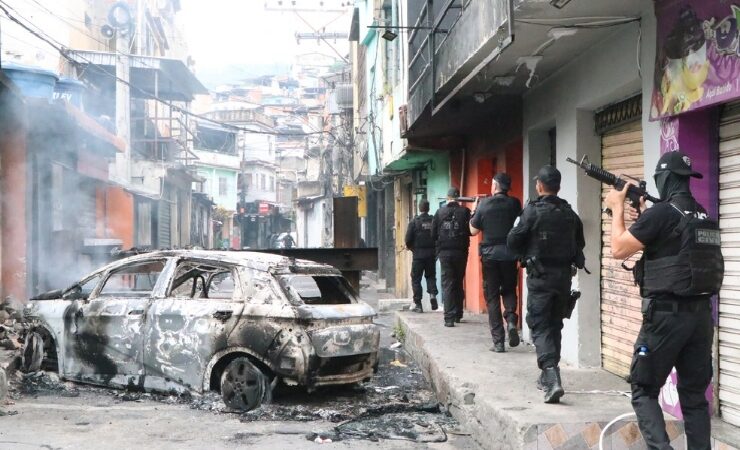 Polícia deflagra operação coordenada para conter o avanço do crime organizado no Rio de Janeiro