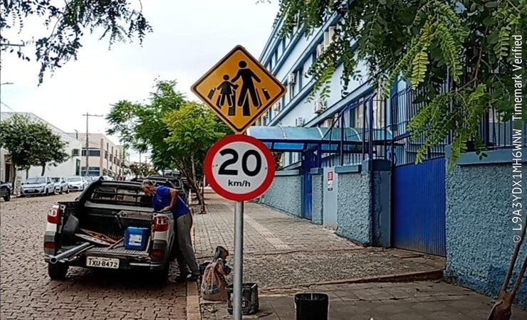 Sinalização reforça segurança nas escolas