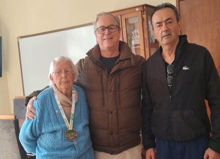 Pioneira da fotografia em São Sepé recebe medalha alusiva aos 150 anos do município