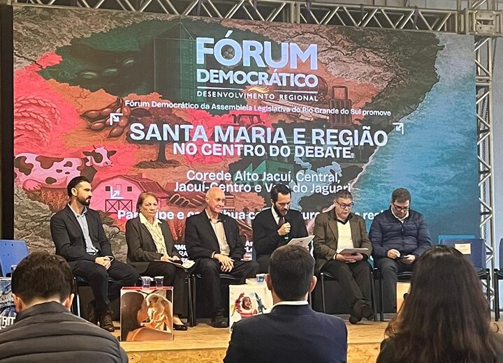 São Sepé participa de plenária sobre desenvolvimento regional e municipalismo em Santa Maria