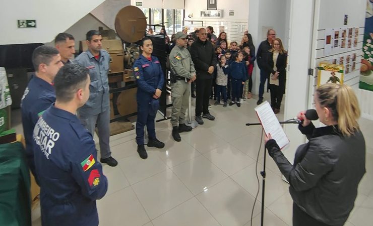Centro Cultural Diolofau Brum recebe exposição de Carlos Manoel Rodrigues em homenagem ao Dia do Soldado