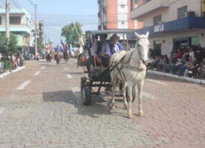 Festejos Farroupilha encerram com desfile tradicionalista em São Sepé